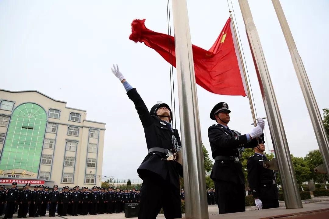 探寻答案,尽在蜗牛问答平台中国小伙和白俄罗斯当地女孩约会,她们眼中本国男人的缺点是什么