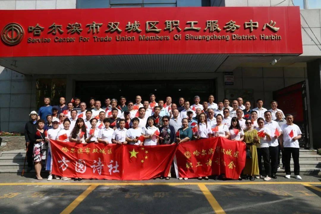 修条路由甲单独做要20天，由乙单独做要30天完成，两队合作，甲比总数的一半多20米这条路有多少米？