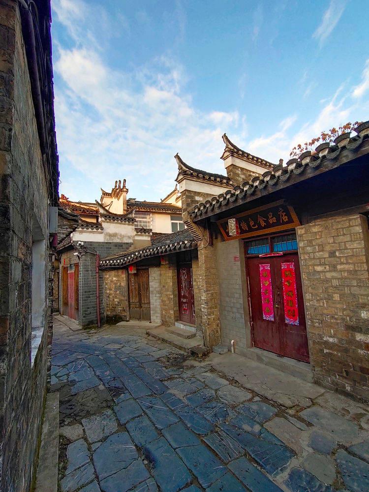 央行:始终保持货币政策稳健性 综合运用多种货币政策工具保持流动性合理充裕